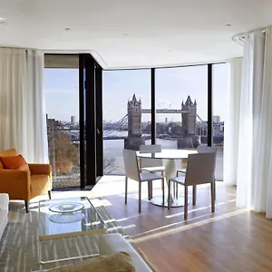 Cheval Three Quays At The Tower Of Apartahotel